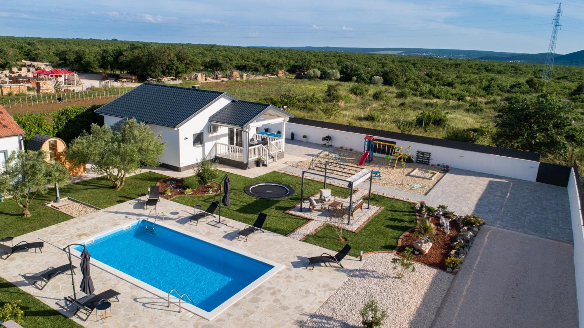 Holiday Home Aprilis With Pool, Jacuzzi And Sauna Galovac  Esterno foto