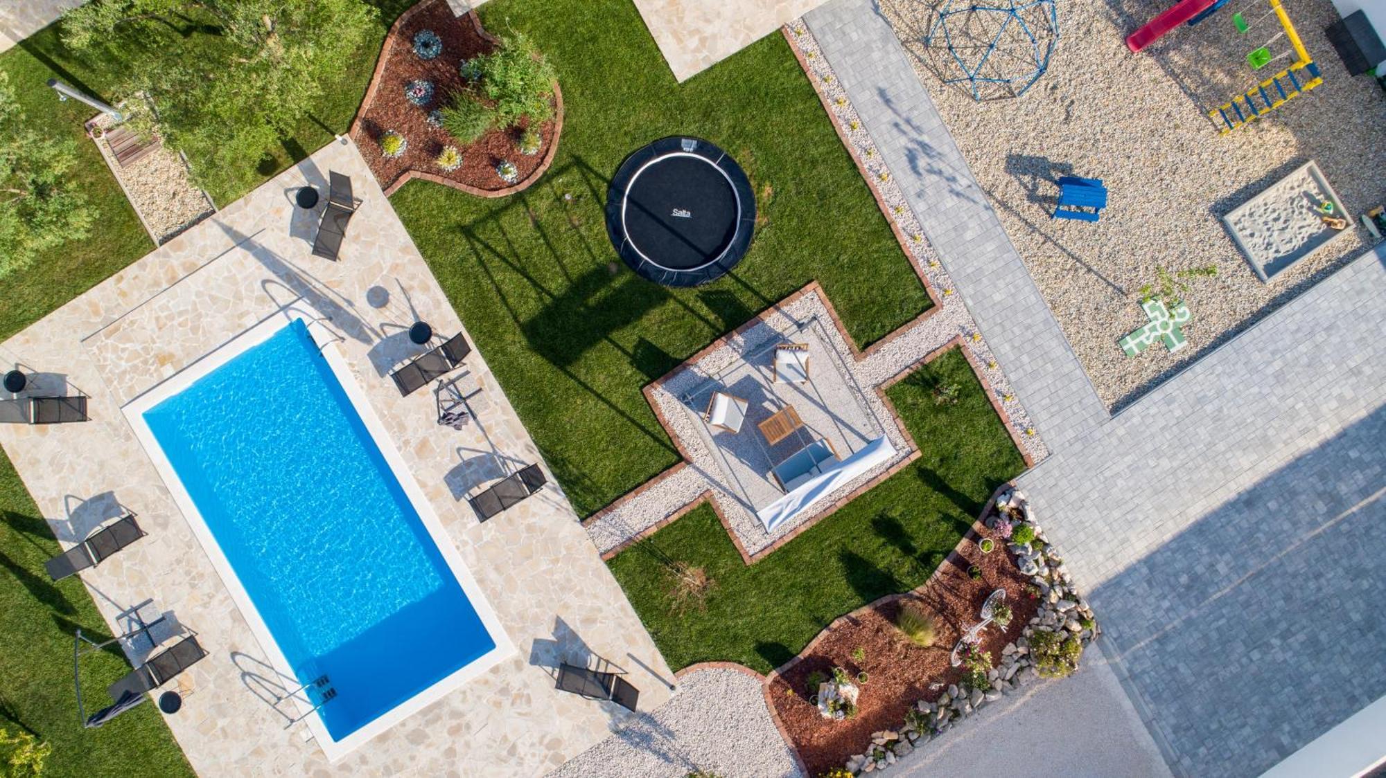 Holiday Home Aprilis With Pool, Jacuzzi And Sauna Galovac  Esterno foto