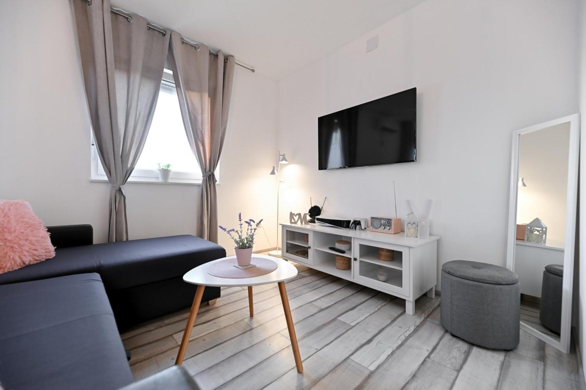 Holiday Home Aprilis With Pool, Jacuzzi And Sauna Galovac  Esterno foto
