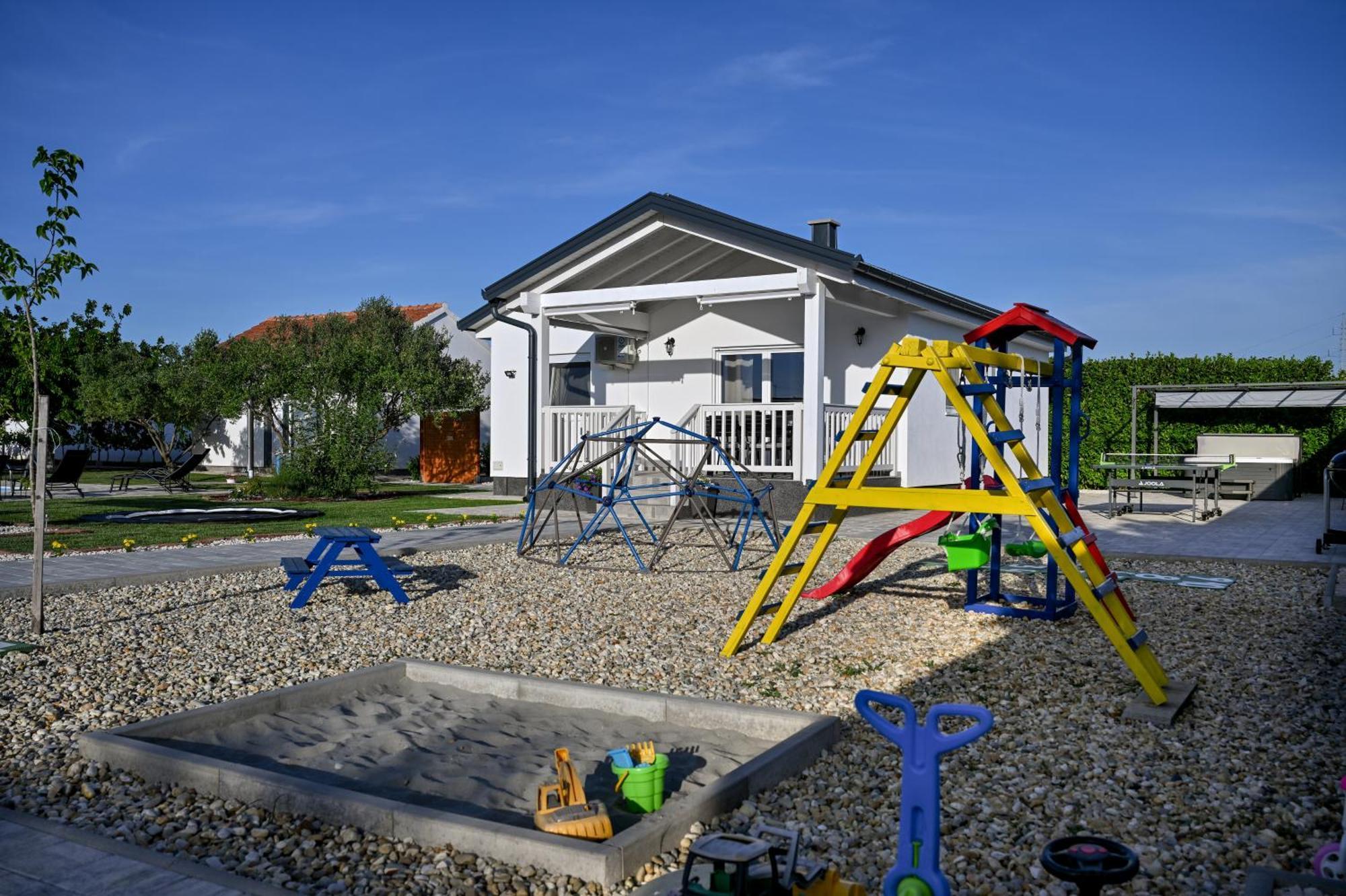 Holiday Home Aprilis With Pool, Jacuzzi And Sauna Galovac  Esterno foto