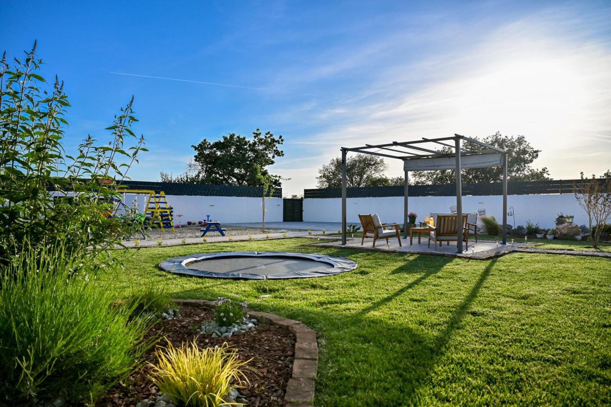 Holiday Home Aprilis With Pool, Jacuzzi And Sauna Galovac  Esterno foto